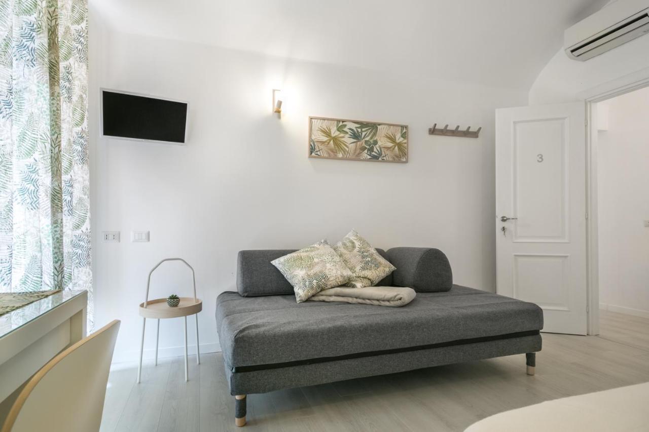 White Candia Guesthouse Rome Exterior photo