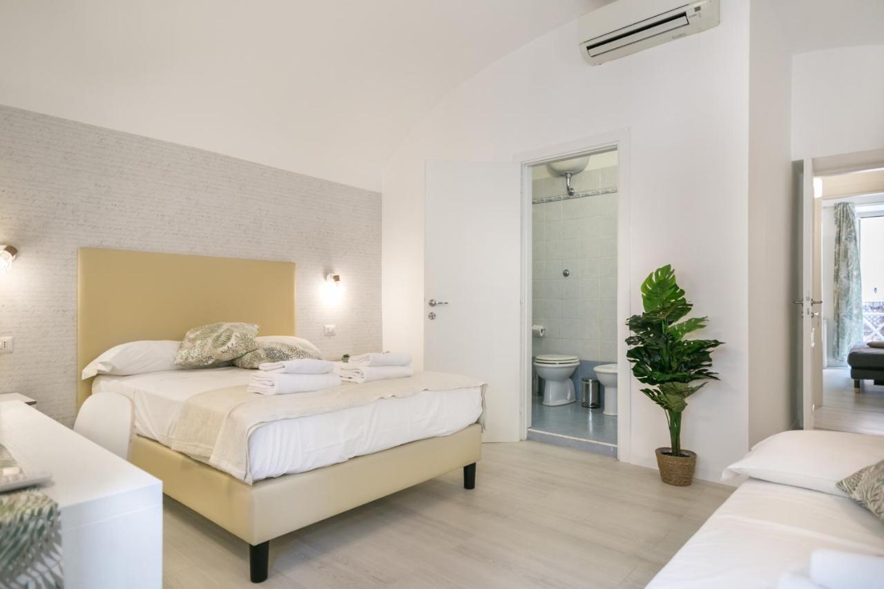 White Candia Guesthouse Rome Exterior photo