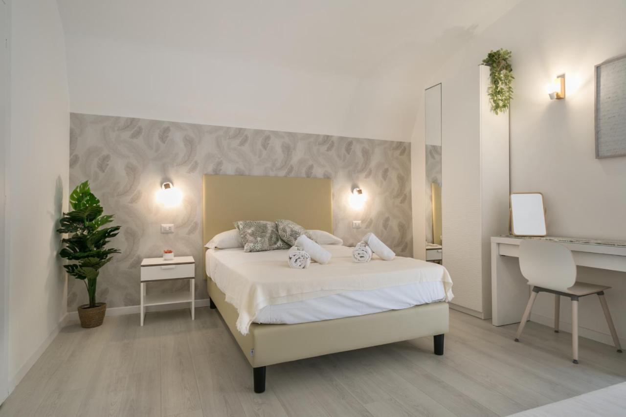 White Candia Guesthouse Rome Exterior photo