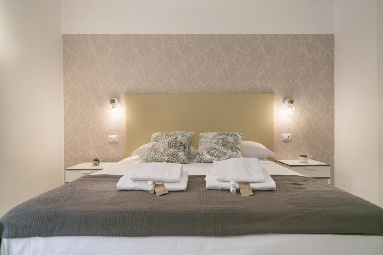 White Candia Guesthouse Rome Exterior photo